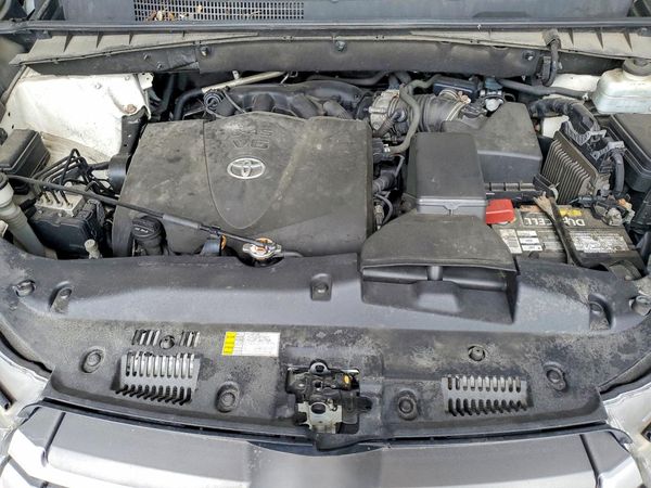 2019 TOYOTA HIGHLANDER LE/LE Plus