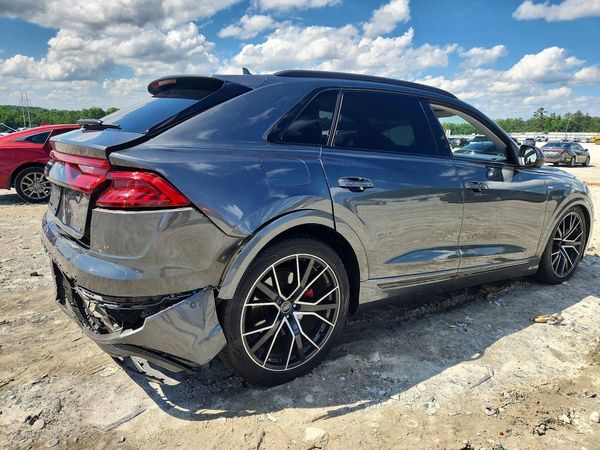 2021 AUDI Q8