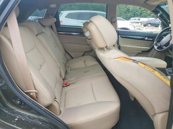 2013 KIA SORENTO Base / LX