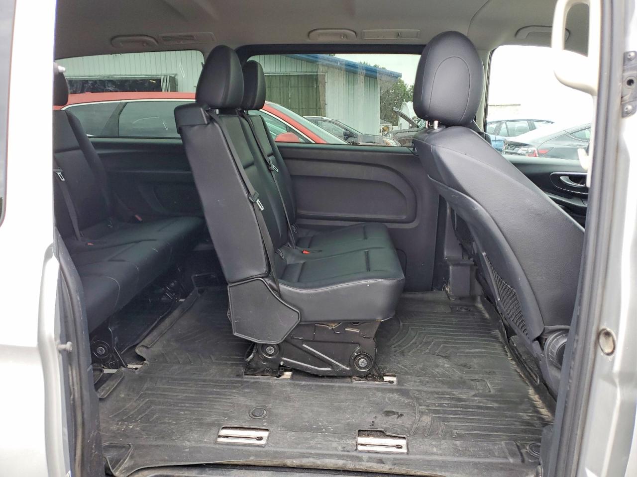 2016 MERCEDES-BENZ METRIS