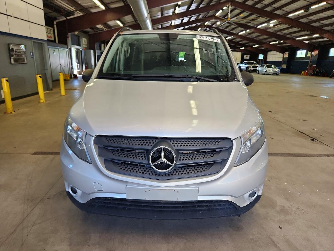 2016 MERCEDES-BENZ METRIS