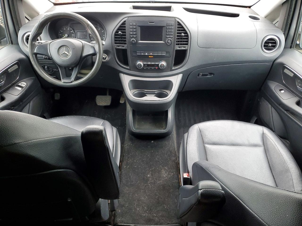2016 MERCEDES-BENZ METRIS