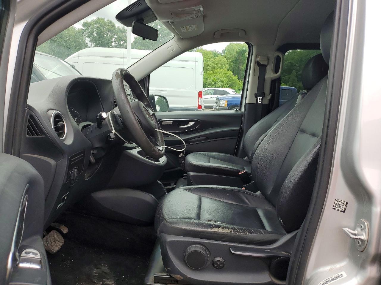 2016 MERCEDES-BENZ METRIS