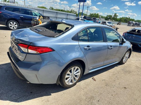 2024 TOYOTA COROLLA