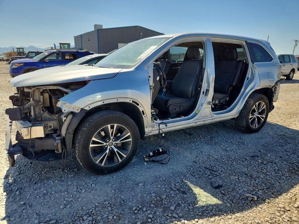 2018 TOYOTA HIGHLANDER LE/LE Plus