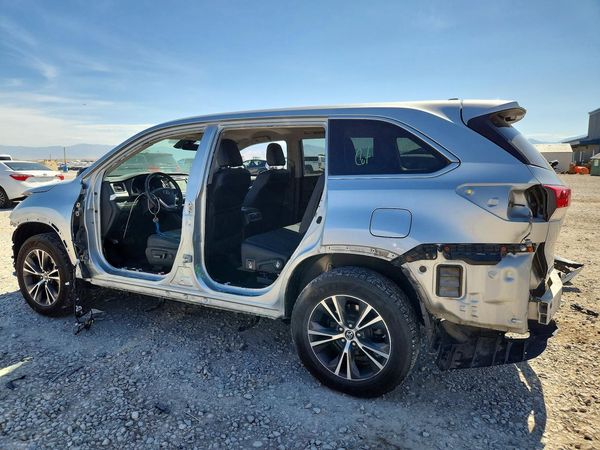 2018 TOYOTA HIGHLANDER LE/LE Plus