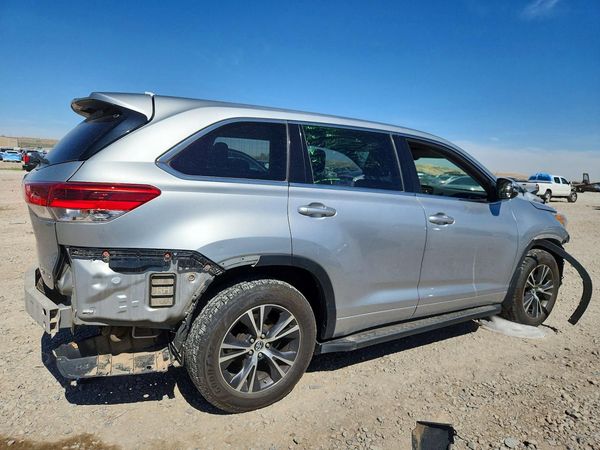 2018 TOYOTA HIGHLANDER LE/LE Plus