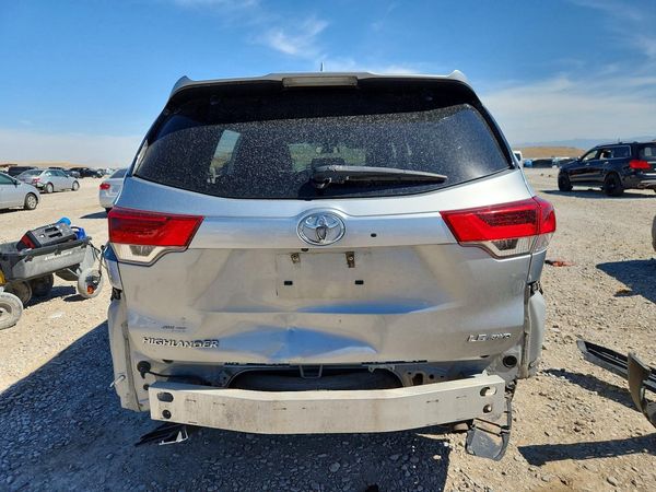 2018 TOYOTA HIGHLANDER LE/LE Plus