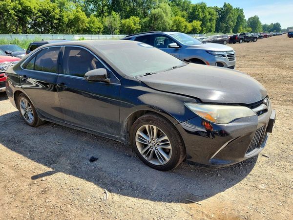 2015 TOYOTA CAMRY