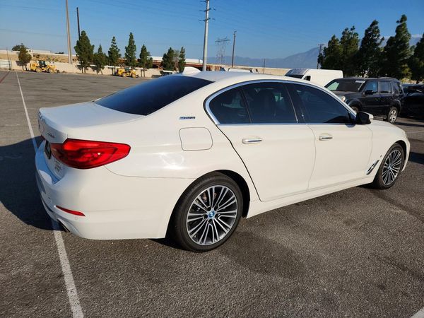 2018 BMW 530E