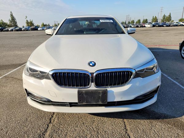 2018 BMW 530E