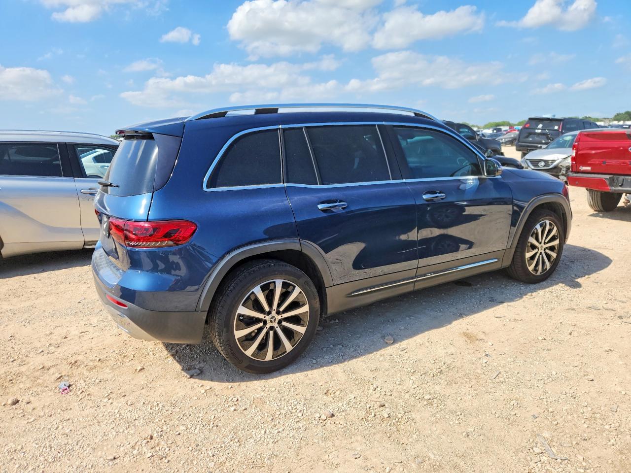 2022 MERCEDES-BENZ GLB GLB250