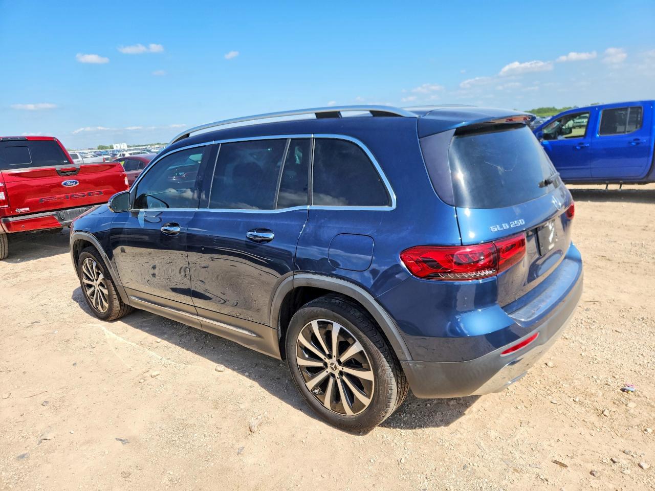 2022 MERCEDES-BENZ GLB GLB250