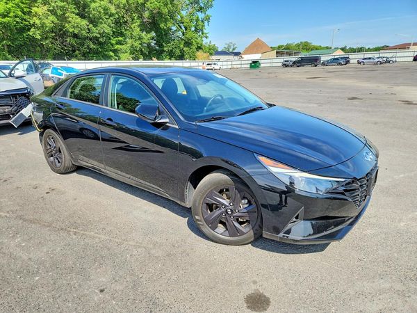 2022 HYUNDAI ELANTRA SEL w/Convenience Pkg