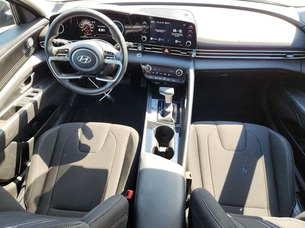 2022 HYUNDAI ELANTRA SEL w/Convenience Pkg