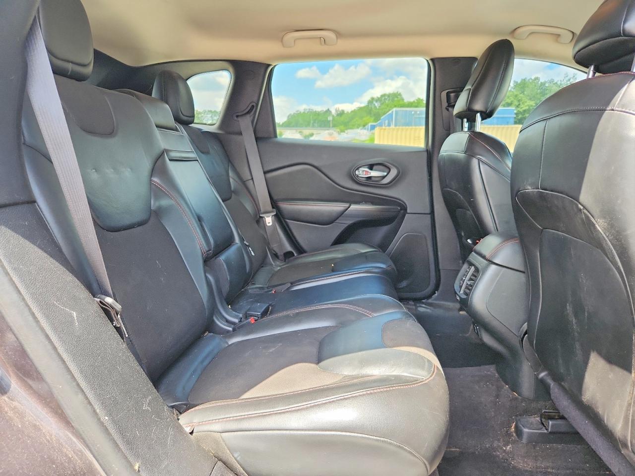 2015 JEEP CHEROKEE TRAILHAWK 4X4