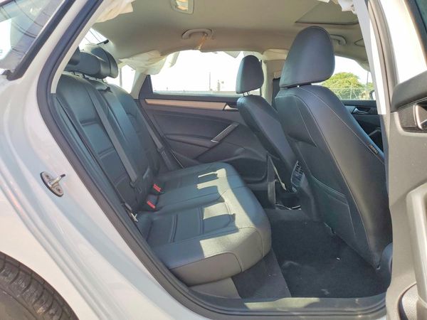 2021 VOLKSWAGEN PASSAT SE