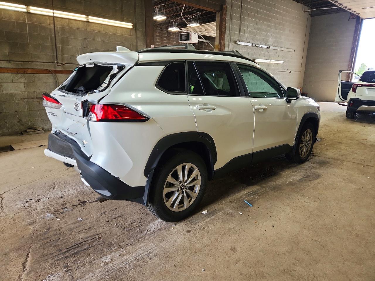 2022 TOYOTA COROLLA CROSS LE