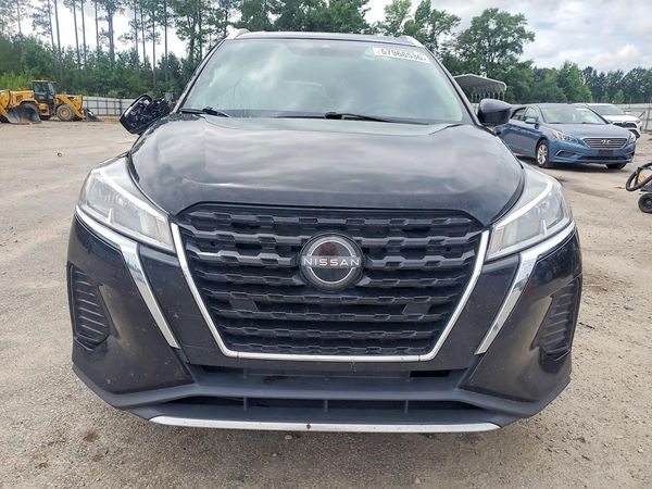 2022 NISSAN KICKS SV