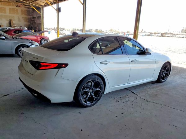 2017 ALFA ROMEO GIULIA TI RWD