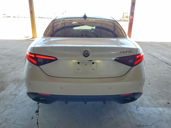 2017 ALFA ROMEO GIULIA TI RWD