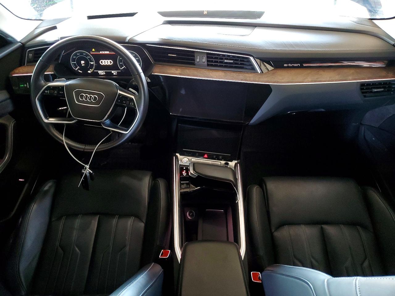 2019 AUDI E-TRON e-tron quattro Prestige