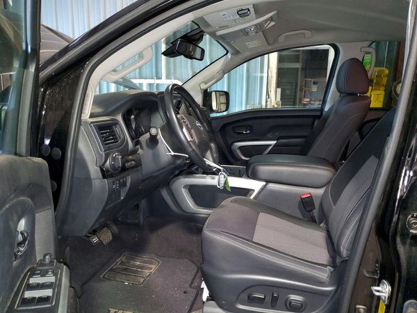 2023 NISSAN TITAN Crew Cab
