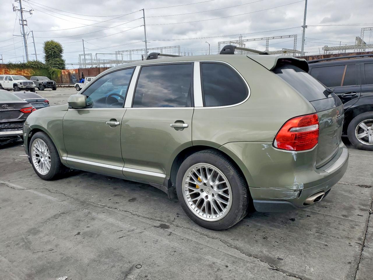 2010 PORSCHE CAYENNE