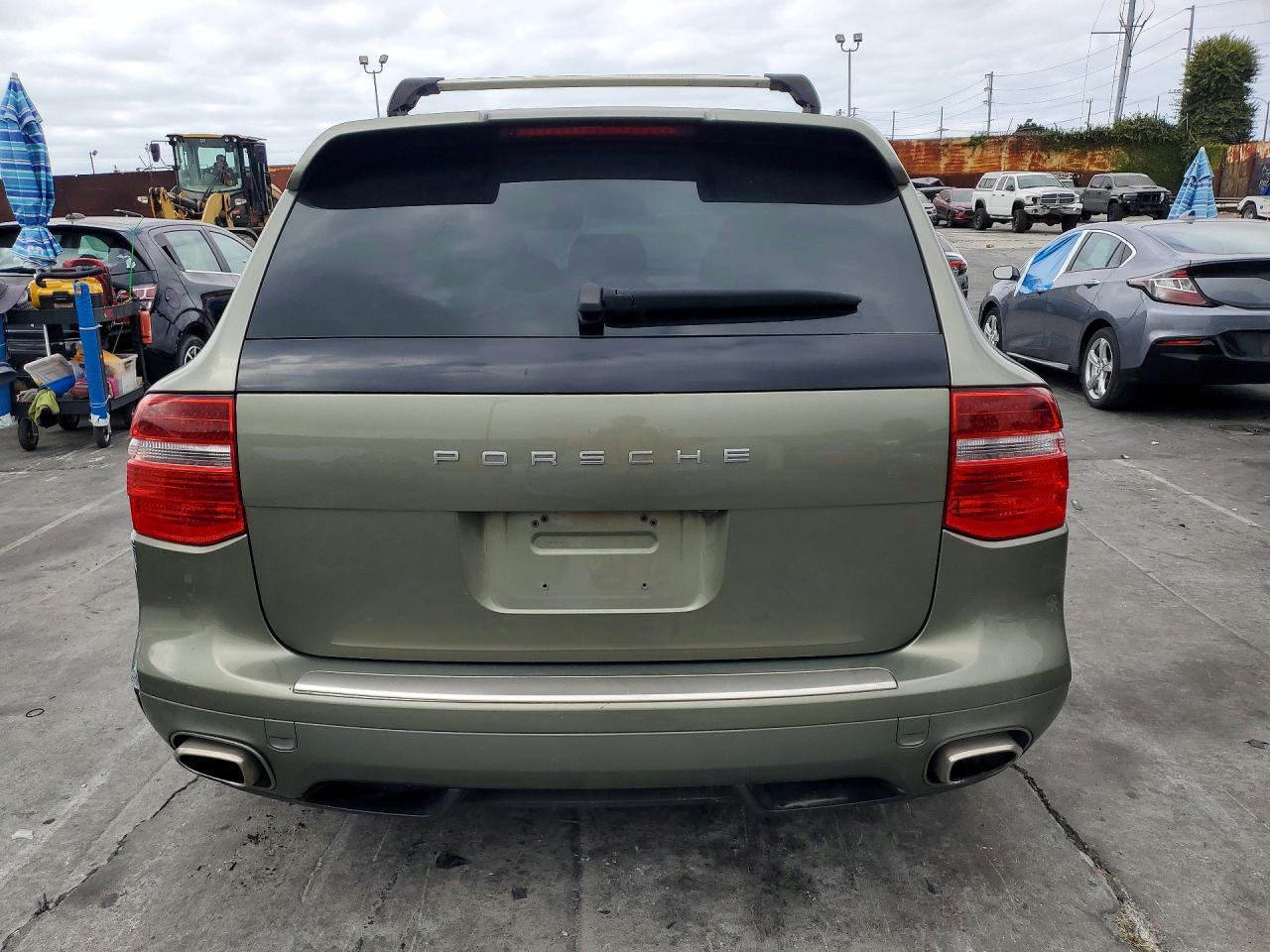 2010 PORSCHE CAYENNE
