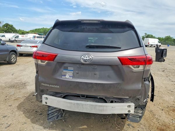 2019 TOYOTA HIGHLANDER LE