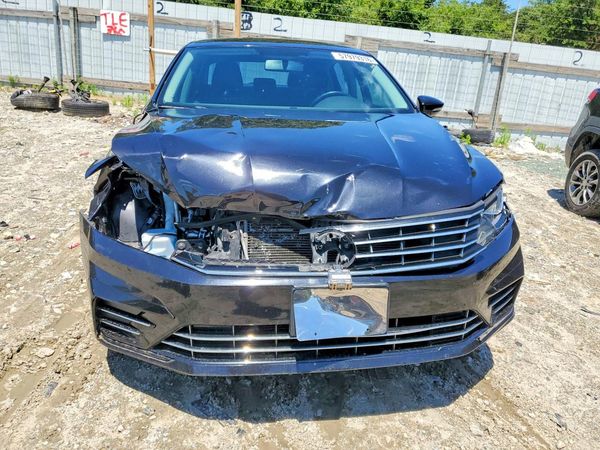 2017 VOLKSWAGEN PASSAT R-Line