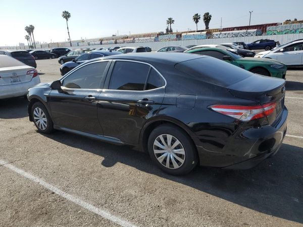 2018 TOYOTA CAMRY