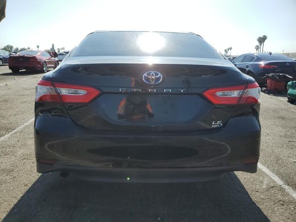 2018 TOYOTA CAMRY