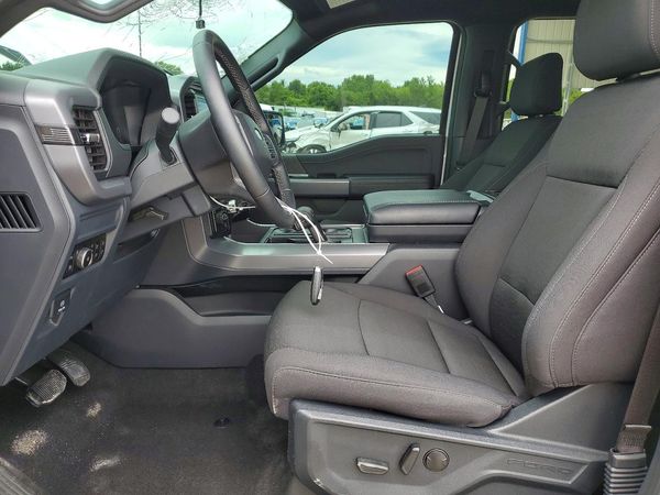 2025 FORD F150