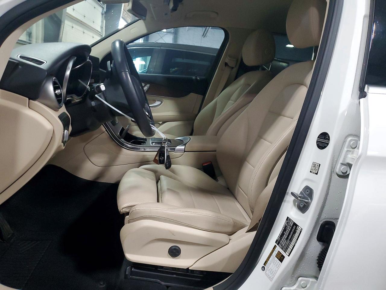 2020 MERCEDES-BENZ GLC GLC300
