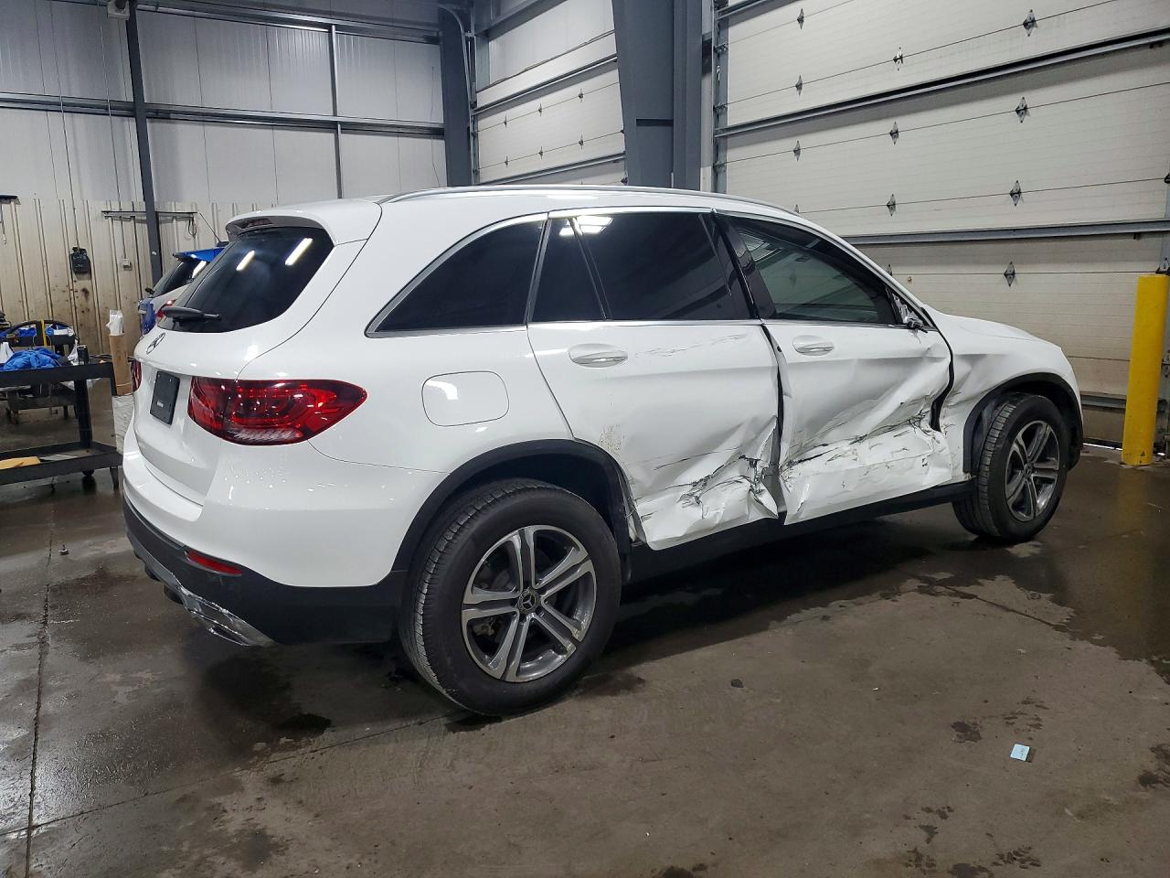 2020 MERCEDES-BENZ GLC GLC300
