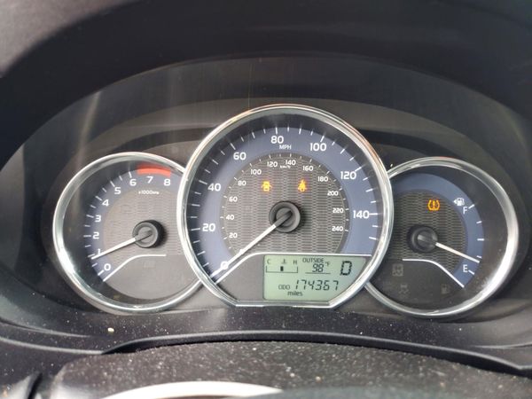 2015 TOYOTA COROLLA