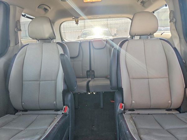 2016 KIA SEDONA EX - Middle level