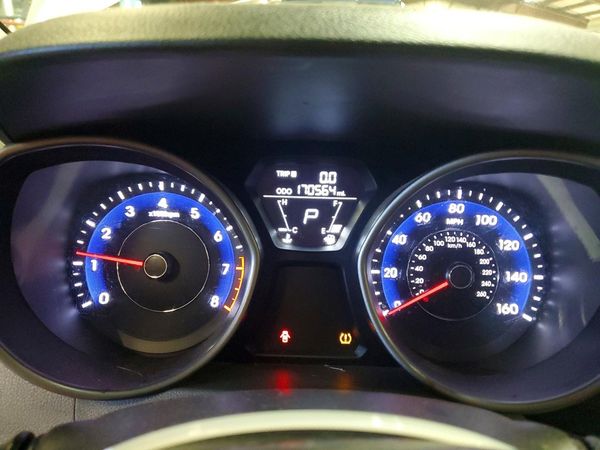2013 HYUNDAI ELANTRA