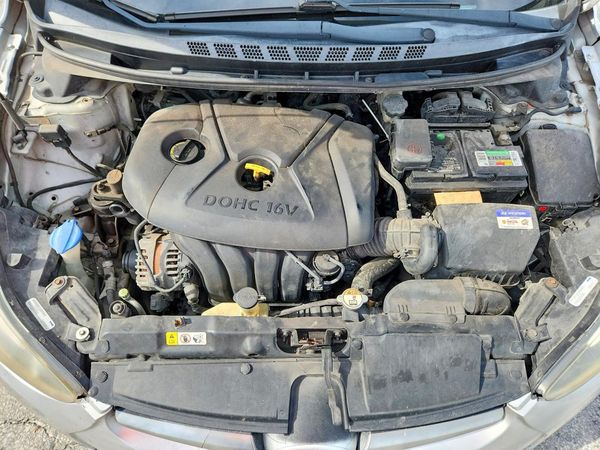 2014 HYUNDAI ELANTRA