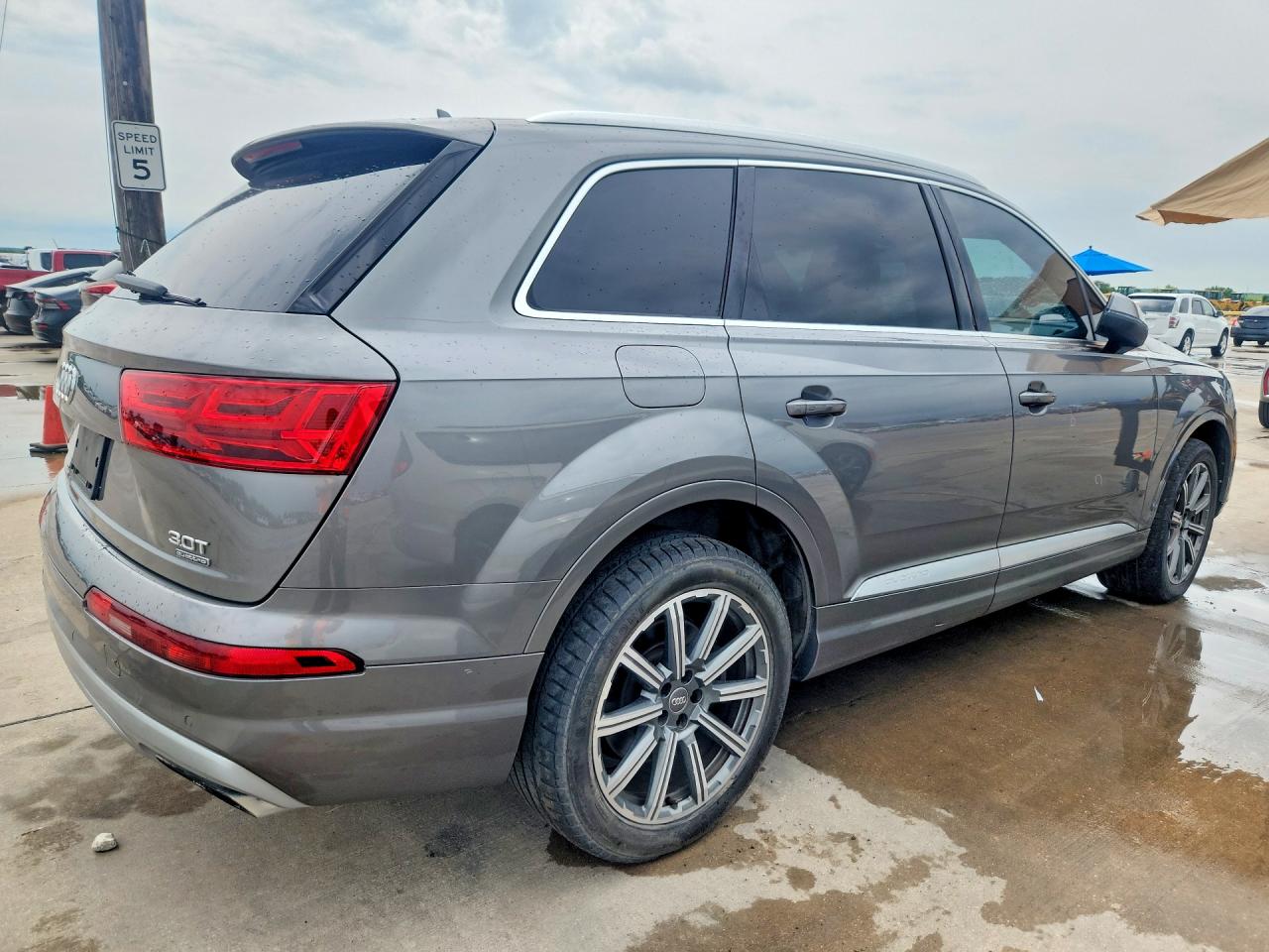 2017 AUDI Q7 quattro Premium