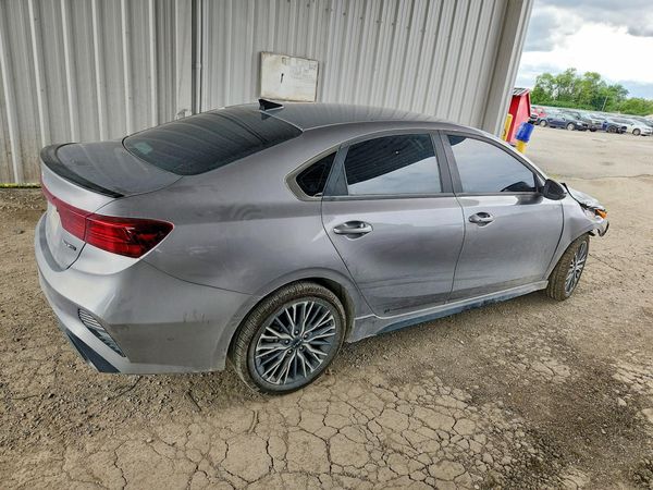 2024 KIA FORTE GT Line
