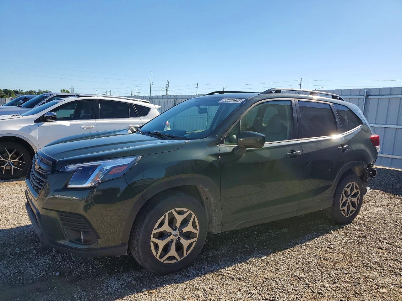 2022 SUBARU FORESTER Premium