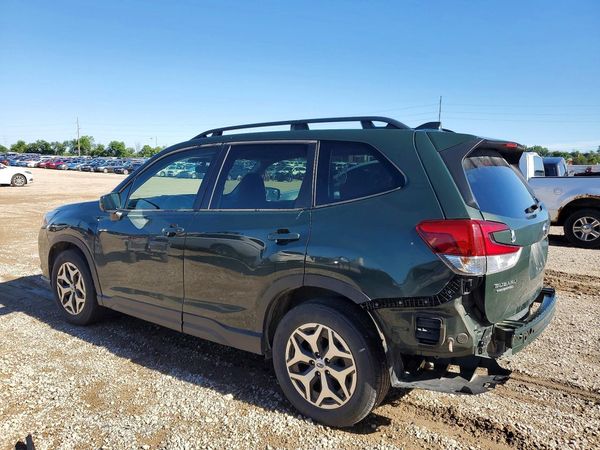 2022 SUBARU FORESTER Premium