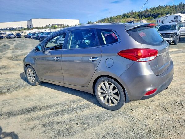 2014 KIA RONDO