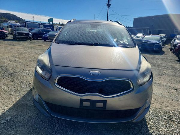 2014 KIA RONDO