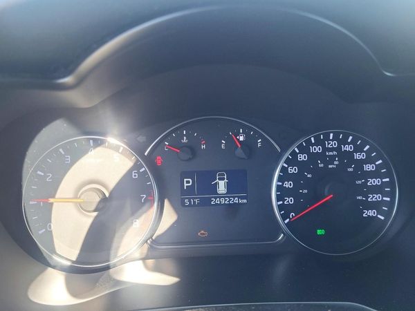 2014 KIA RONDO