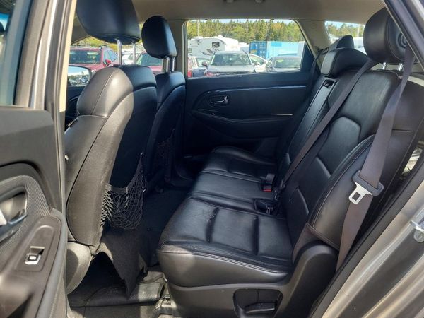 2014 KIA RONDO