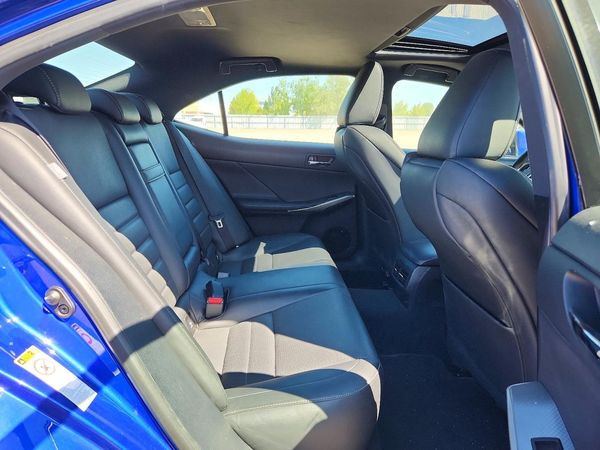 2015 LEXUS IS 250