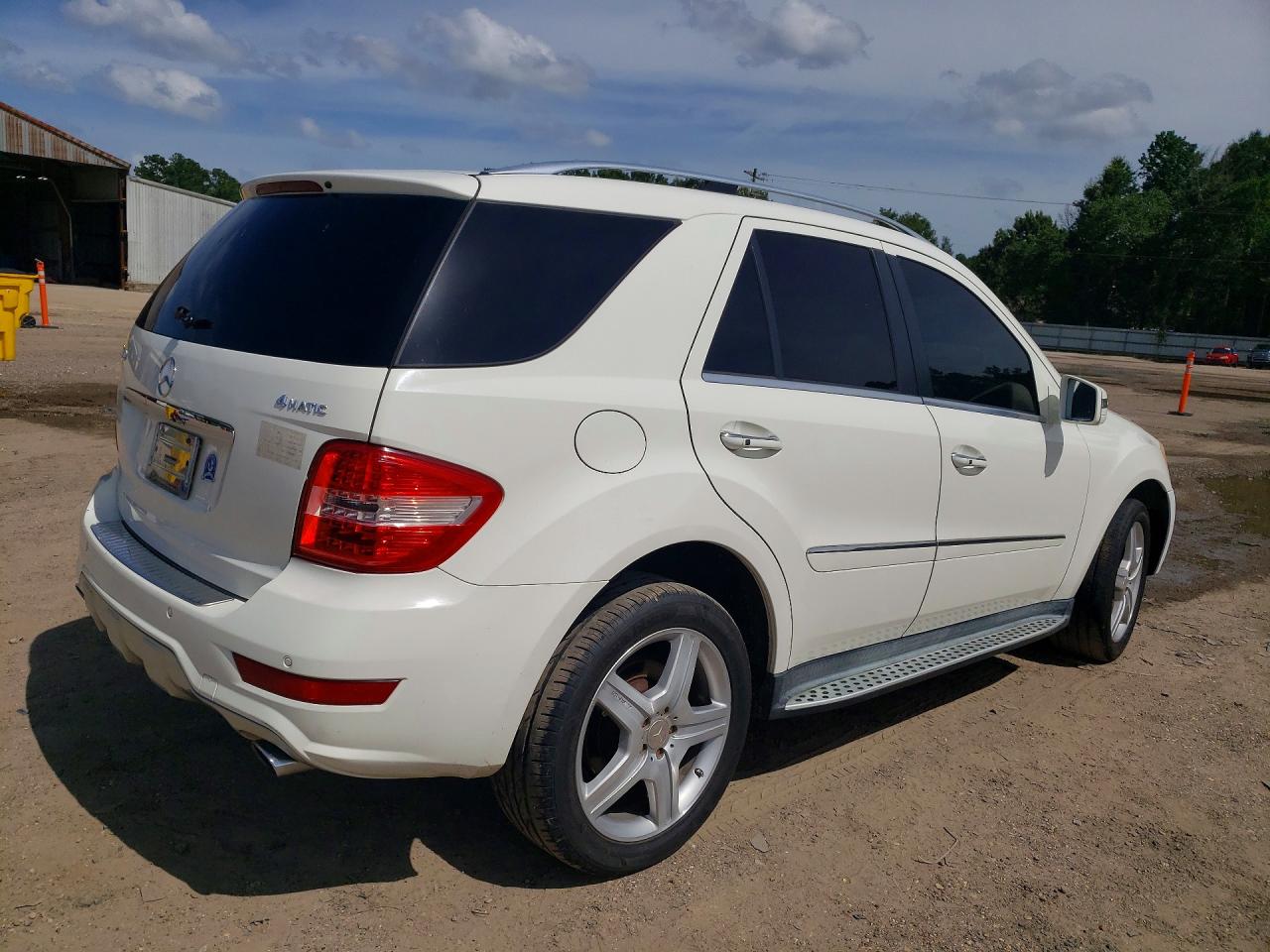 2011 MERCEDES-BENZ ML ML550 4-MATIC